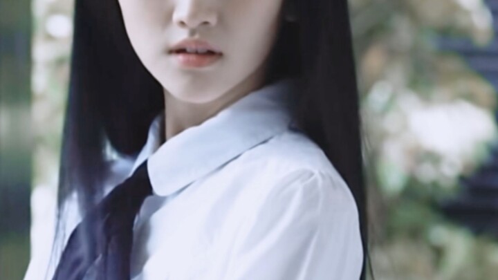I totally get why the host said she’s the most beautiful campus beauty in the history of Beijing Fil