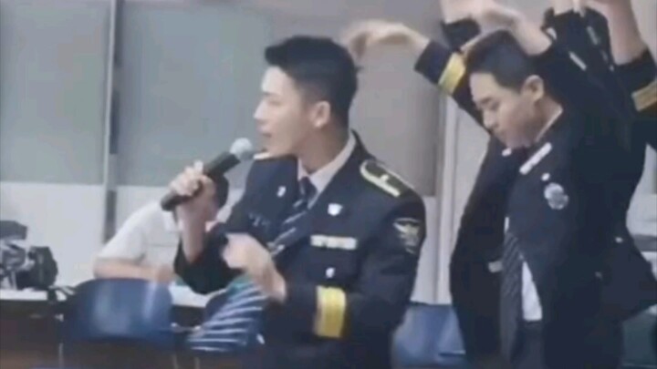 Do even police officers in South Korea have to sing and dance? And they do it all with an open micro