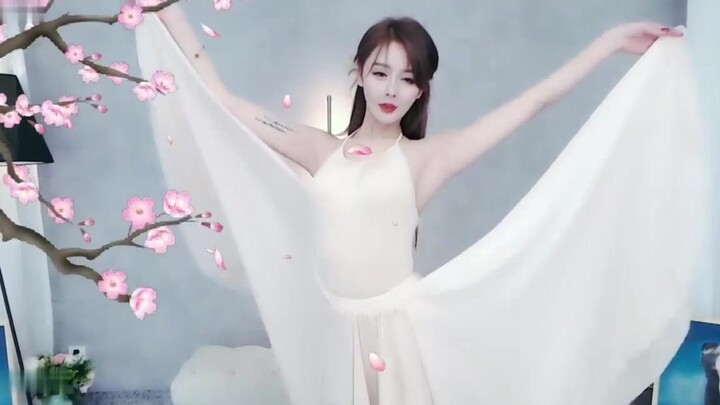 【Myth】The Fairy in White Dances "Myth" Again