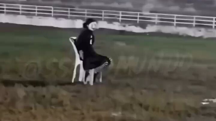 Send this to your friend at night😆😆