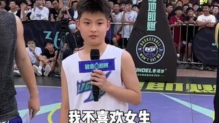 小朋友糊涂呀，等你长大了再看这个视频希望你不会后悔哈哈