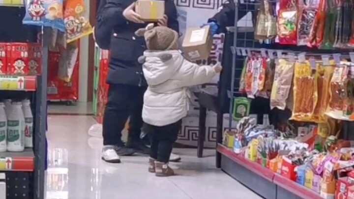 Human babies really are the cutest creatures, aren’t they?