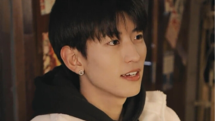 “เธอมาเกิดบนโลกนี้ทั้งที ก็ต้องได้เห็นแสงอาทิตย์สักครั้ง”