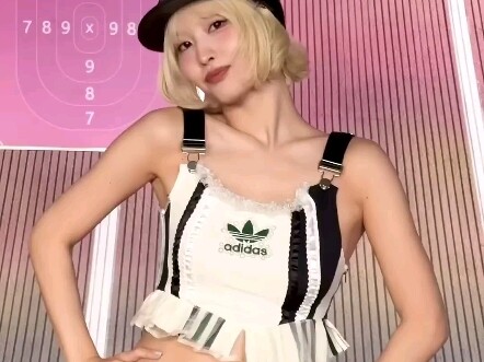 MOMO-chan, my dancing goddess