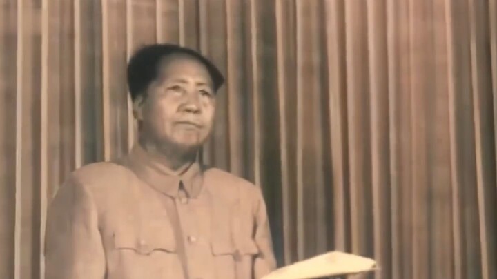 Pada tahun 1954, Presiden Mao menonton sebuah film Hong Kong dan memberikan kritik negatif sepanjang