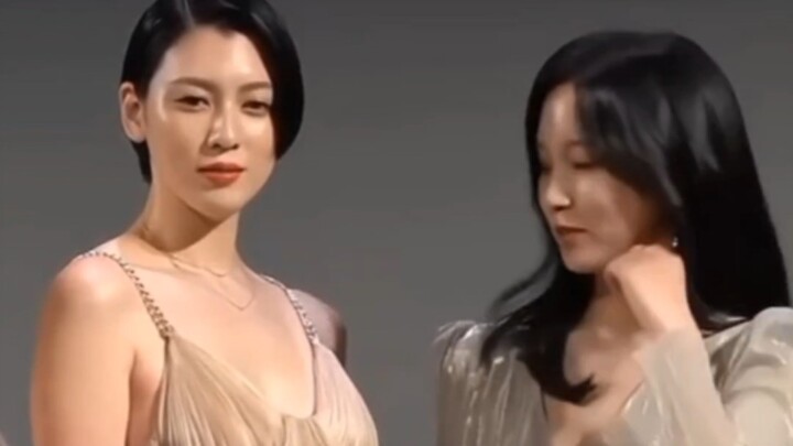 Mina~ Tia nhìn đã khóa! Đang chiêm ngưỡng cận cảnh đây~ Cơ hội ngàn năm có một, đừng bỏ lỡ nhé!