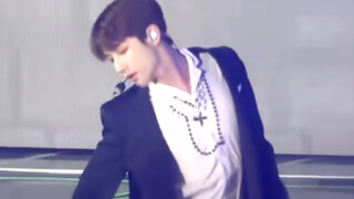 جعل الأصدقاء المارة يعتقدون أنه بمستوى العزلة الذي تتمتع به راقصات الرقص الكبير｜حصيلة صغيرة لعروض اس