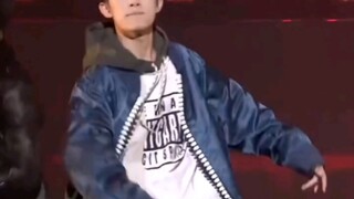 永远年轻，永远热泪盈眶，永远热爱易烊千玺#易烊千玺 #宝藏男孩 #向全世界安利 #舞蹈