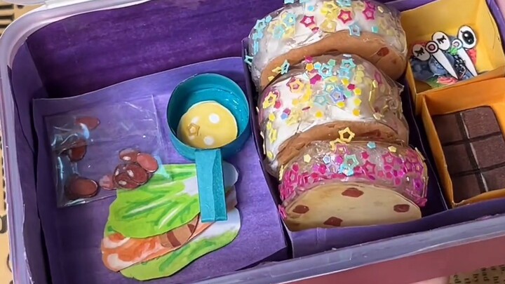 Simulasikan persiapan makanan wanita Amerika dan buat lem nano makanan penutup