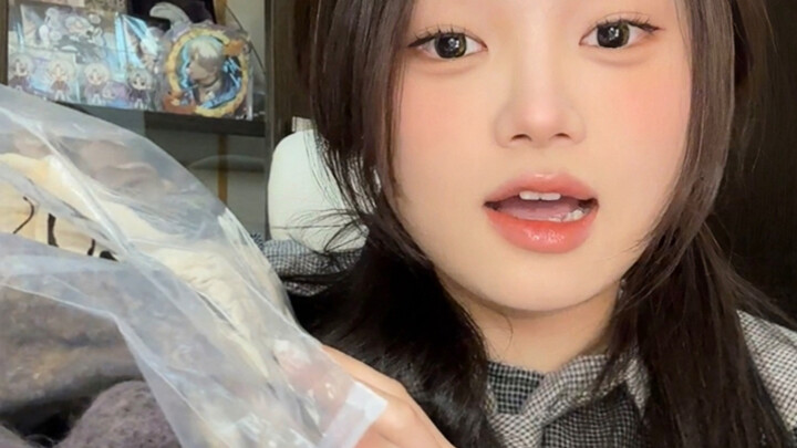 I’ve finally found the perfect fall/winter hat for big heads!!!