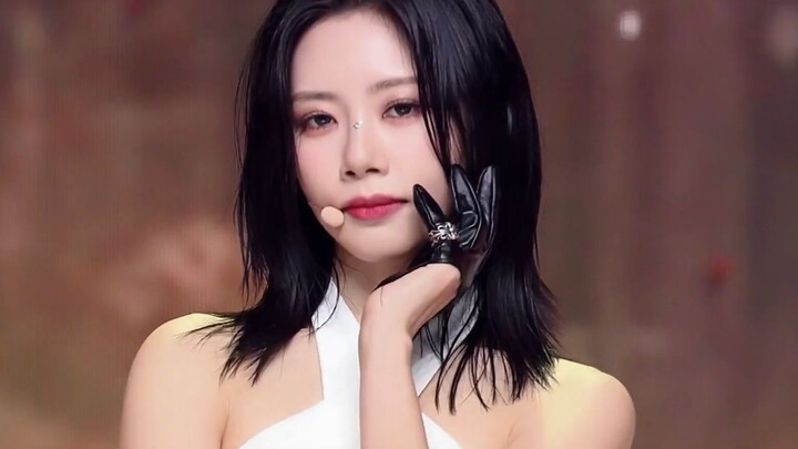 Dreamcatcher's latest comeback track JUSTICE - First stage performance