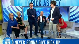 超珍贵视频｜Rick Astley现场教学他的经典舞步you know the rule