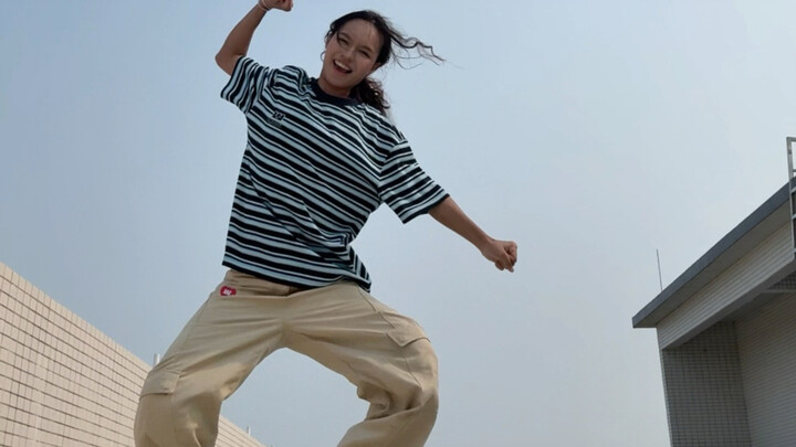 Hype boy pha loãng nghe cả đời!
