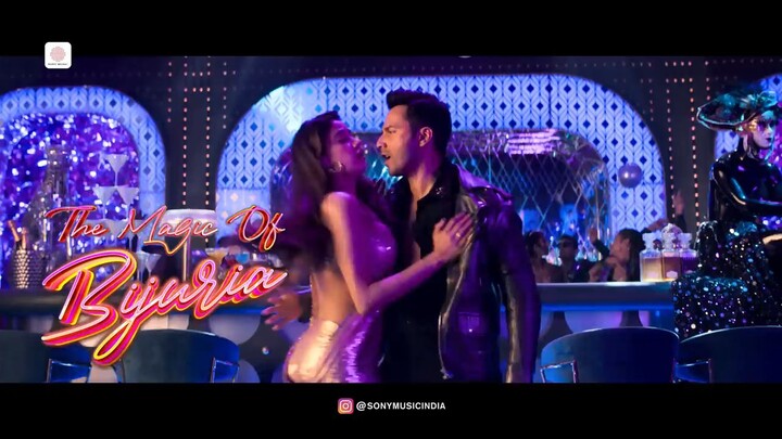 Bijuria___Sunny_Sanskari_Ki_Tulsi_Kumari___Varun,_Janhvi,Sanya,_Rohit___Sonu,_Tanishk,_Ravi,_Asees(7