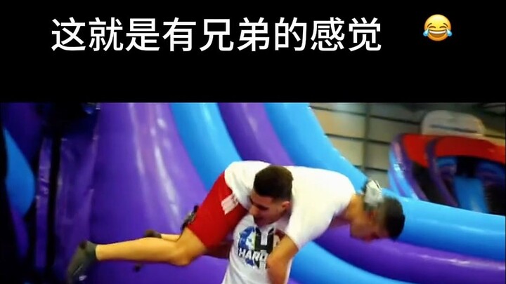 Bạn có anh em không? Cảm giác có một người anh em là như thế nào nhỉ? Có phải sẽ thường xuyên đánh n