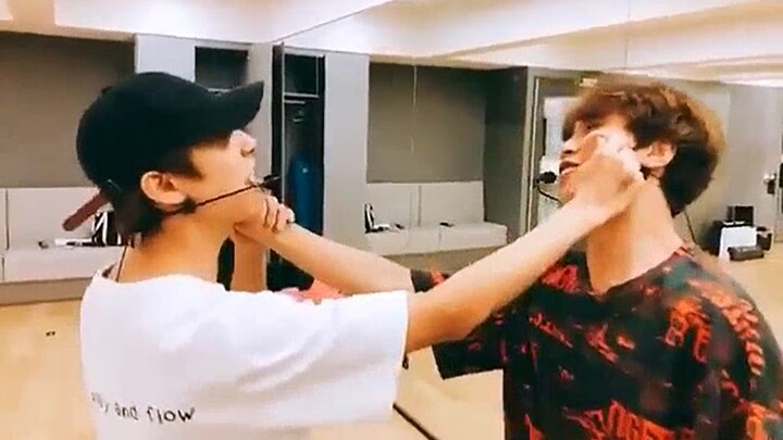 【Nguồn gốc mọi tội lỗi của NCT 02】Mengmeng đánh nhau, đâm chọc thì không bao giờ đâu, em trai thật h