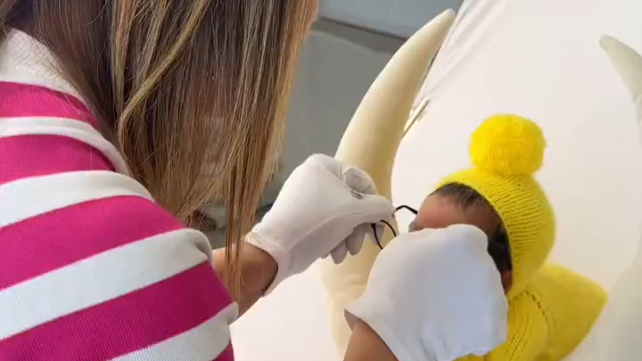 Lucu sekali, para profesional mengambil foto bayi