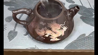 看了一晚上终于被我等到了！遇热变色断水凤鸣龙纹壶！上车！