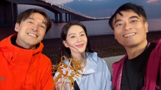 Liu Shishi joins Hu Ge's charity program to look for otters. Whose youth is back?