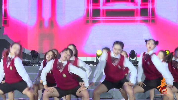 [Dancing in Jiayuan] Elliston Business School, come and assemble! "My name isn't Hey, it's Chu Yuxua