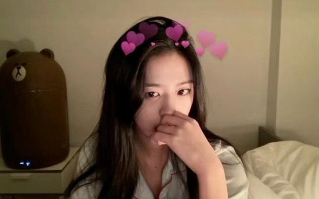 舞台事故之救救安宥真，这孩子憋不住笑  怜妹破音事件及栗子马尾事件