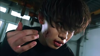"Ai nói lần biến hình này xấu? Lần biến hình này đẹp trai quá!"