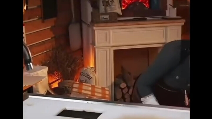 The streamer's reaction is so quick!