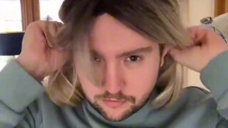 Para detektif yang menyamar dan menguntit orang-orang di film