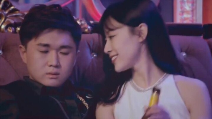 1 triệu một ngày, nếu không tiêu hết thì chết! Cách làm của người đưa thư khiến giới nhà giàu gọi an