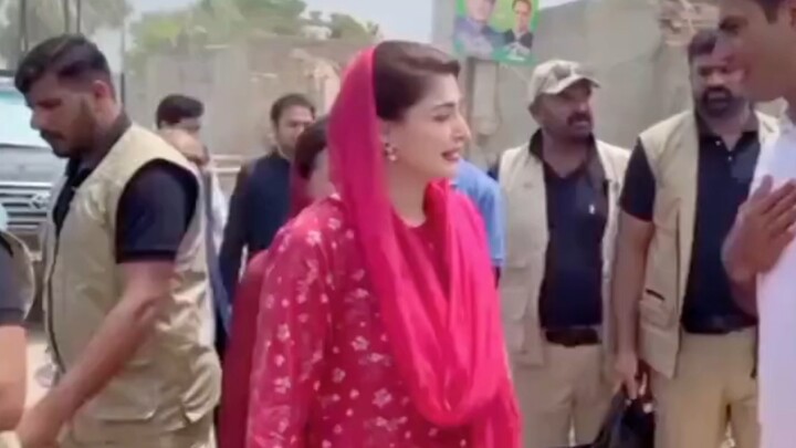 The beautiful governor visits the champion