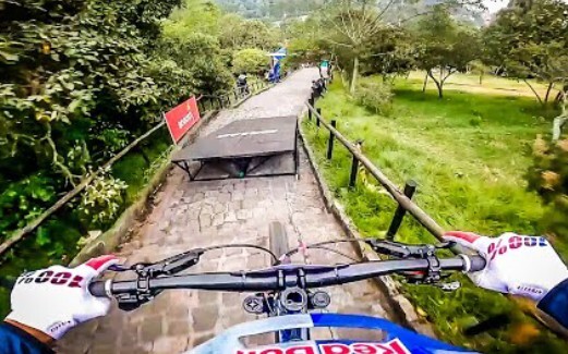 POV | Trek menuruni bukit terpanjang di dunia