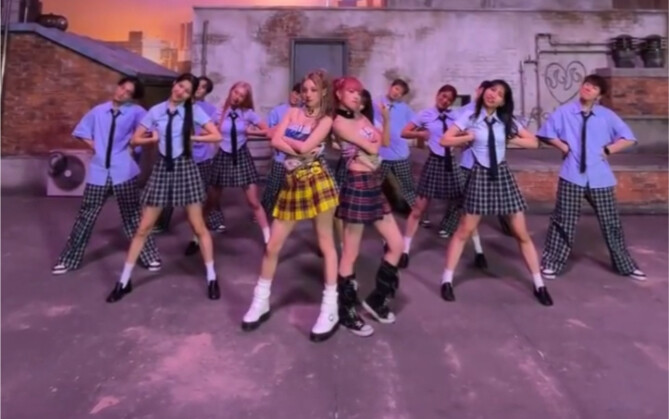 YENA updated Yuqi's challenge video. HATE U❗Challenge with Yuqi and her dancers💛