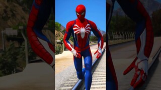 GTA V: SPIDER-MAN SAVING HULK FROM THOMAS THE TRAIN #shorts