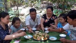 Làm Hai Con Gà Tre Hấp Tỏi Ăn Mừng Khui Thùng Máy Mới| TKQ & Family T603