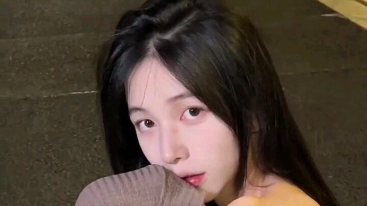เพลง "Your Eyes" ของ A Liyue เวอร์ชั่นเต็มของสาวน้อยผู้สวยงามแบบผสม