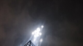 难以想象的震撼，凌晨四点，单彩。所有场内的工作人员停下来，安静的看着夜空里的“神祗”✌️✌️✌️✌️今晚，联彩，继续