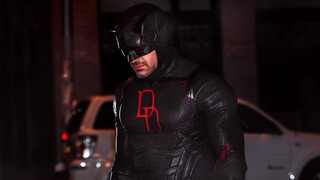 صدرت لقطات الموسم الثاني من Daredevil: Rebirth! المحامية ما ترتدي زيًا أسود! شعار DD يظهر لأول مرة ع