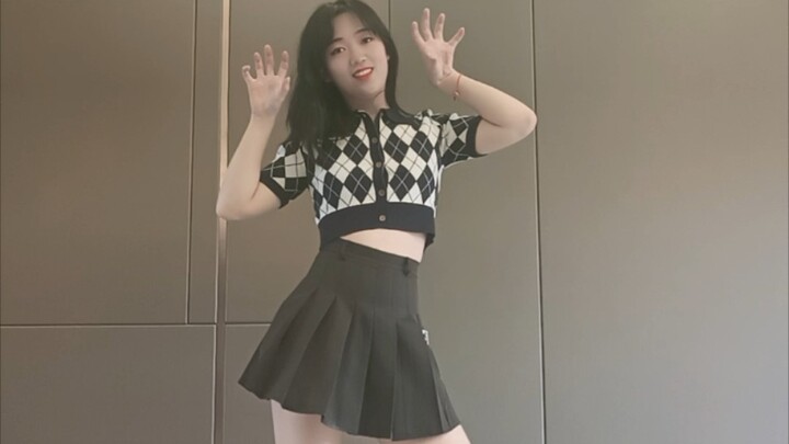 【wadada】百变小话yo全曲4套换装翻跳