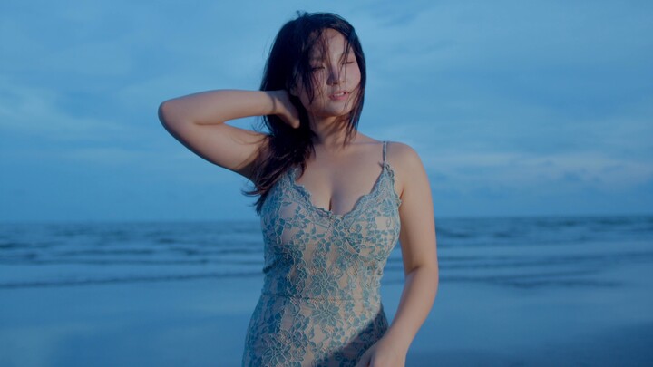 Filming Nuonuo by the Zhuhai seaside, in blue-hour magic.