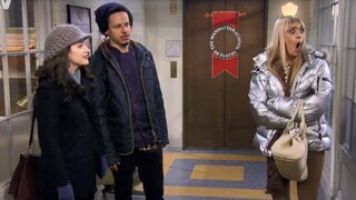 [Rebound Sisters] Peringatan energi tinggi, saat C yang kikuk melihat bokong besar model Kardashian