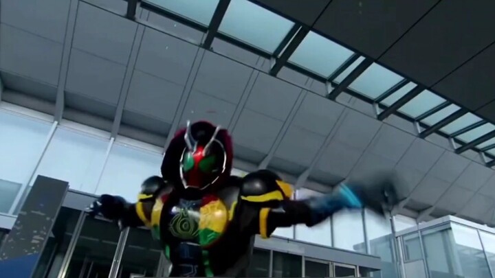 [Kamen Rider Spectre]: Buka matamu! OOO! Dapat koinnya! Taka Tora Batta!