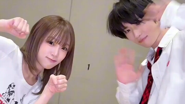 Choi Byung-gyu dan Yena Choi Ye-na bersama-sama bermain Catch Catch cha! Keduanya sangat menggemaska