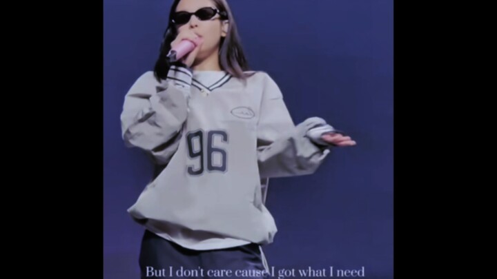 “Crazy Over You” – Câu cuối cùng trong đoạn này chẳng phải đang hát về chính cô ấy sao?