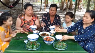 Cá Kho Lạt Chấm Rau Càng Cua Bóp Gỏi và Những Lời Tâm Sự Kênh Bếp Quê Của Mẹ| TKQ & Family T651