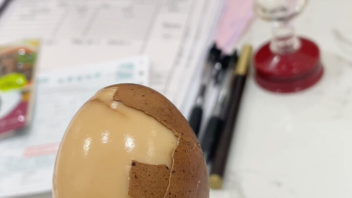 จริงๆ แล้วฉันชอบกินไข่ต้มใบชาอยู่นะ...