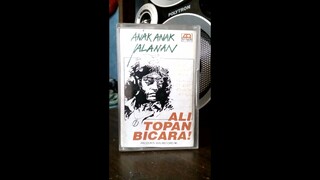 Bunga, Cinta & Derita (Ali Topan Bicara!) kaset 90an di tape deck jadul.