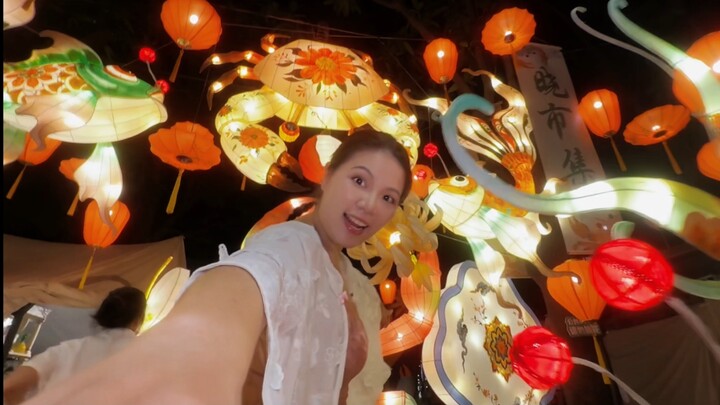 مهرجان المعبد على وشك أن يبدأ! يجب على الخنزير بي بي أن يبقى قريبًا من مامي!