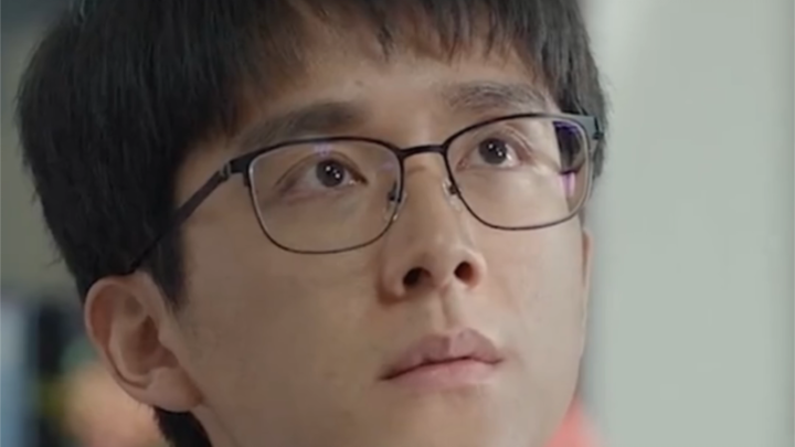 Newbie Xiaolin gets bullied by veteran employees on his first day at work—watch as he pulls off a st