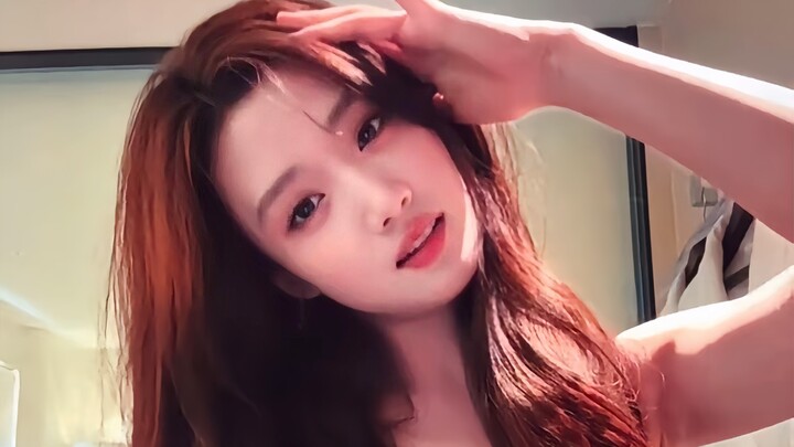 Oh my god! The person who first thought of having Lu Yuxiao dance is a genius! Her facial expression