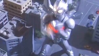 Ultraman Noa đấu với quái vật Showa
